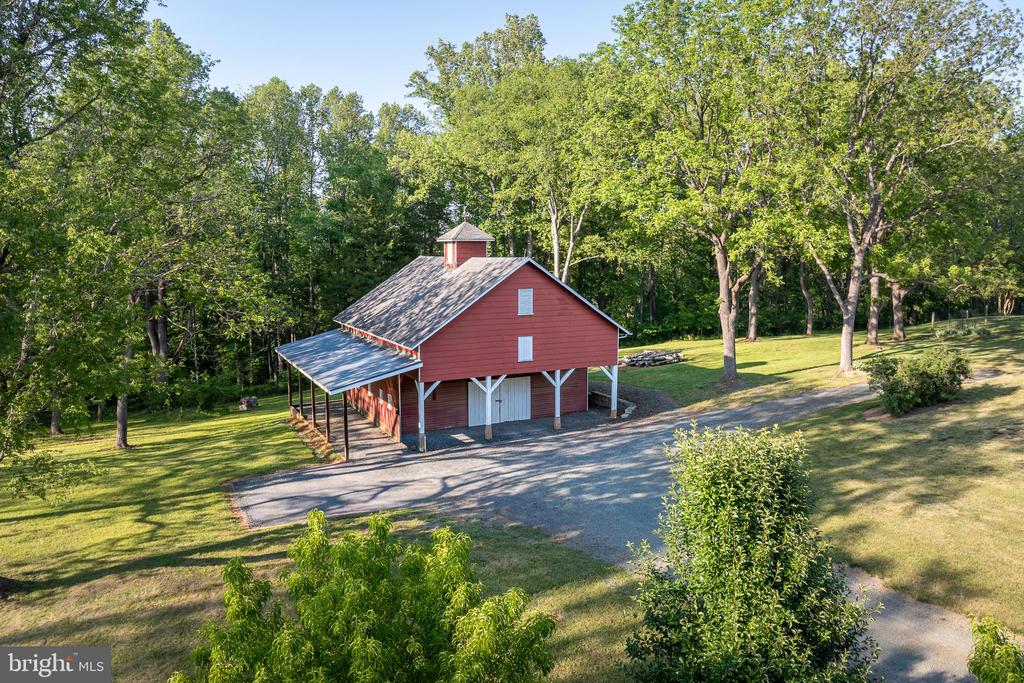 67 THOMAS JEFFERSON PKWY, PALMYRA, Virginia 22963, 5 Bedrooms Bedrooms, ,2 BathroomsBathrooms,Residential,14,67 THOMAS JEFFERSON PKWY,VAFN2000690 MLS # VAFN2000690