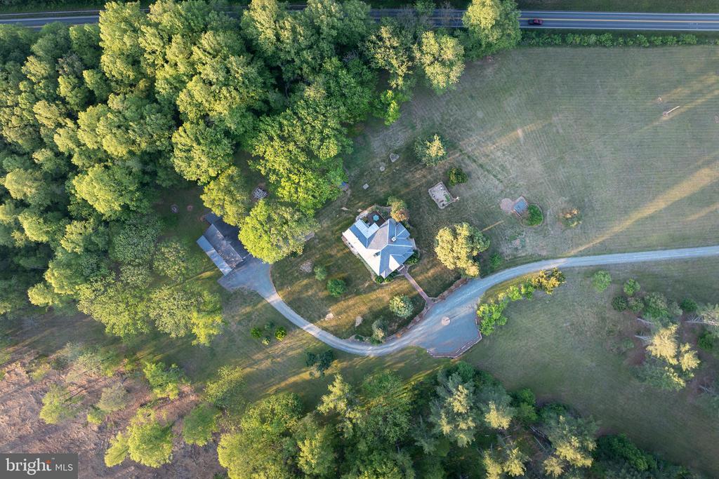 67 THOMAS JEFFERSON PKWY, PALMYRA, Virginia 22963, 5 Bedrooms Bedrooms, ,2 BathroomsBathrooms,Residential,14,67 THOMAS JEFFERSON PKWY,VAFN2000690 MLS # VAFN2000690