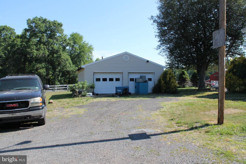 6019 HICKORY RIDGE RD, SPOTSYLVANIA, Virginia 22551, 4 Bedrooms Bedrooms, ,1 BathroomBathrooms,Residential,14,6019 HICKORY RIDGE RD,VASP2042090 MLS # VASP2042090 6019 HICKORY RIDGE RD, SPOTSYLVANIA, Virginia 22551, 4 Bedrooms Bedrooms, ,1 BathroomBathrooms,Residential,14,6019 HICKORY RIDGE RD,VASP2042090 MLS # VASP2042090
