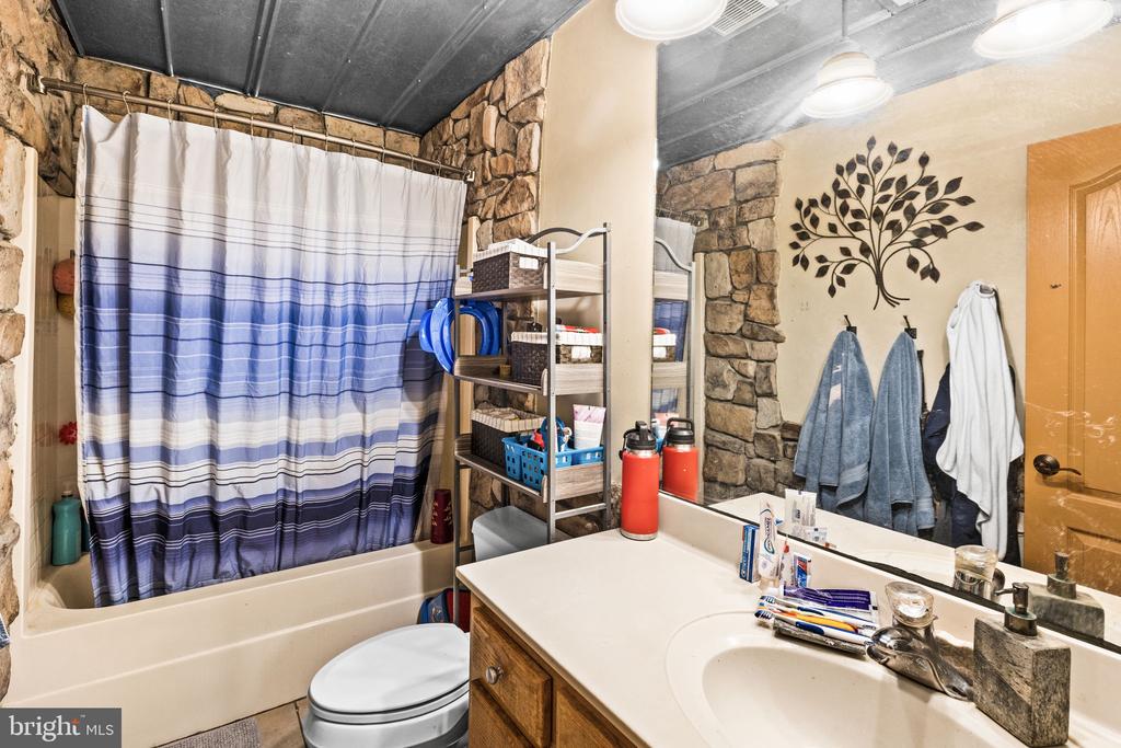 12501 W CATHARPIN RD, SPOTSYLVANIA, Virginia 22551, 4 Bedrooms Bedrooms, ,3 BathroomsBathrooms,Residential,14,12501 W CATHARPIN RD,VASP2042524 MLS # VASP2042524 12501 W CATHARPIN RD, SPOTSYLVANIA, Virginia 22551, 4 Bedrooms Bedrooms, ,3 BathroomsBathrooms,Residential,14,12501 W CATHARPIN RD,VASP2042524 MLS # VASP2042524