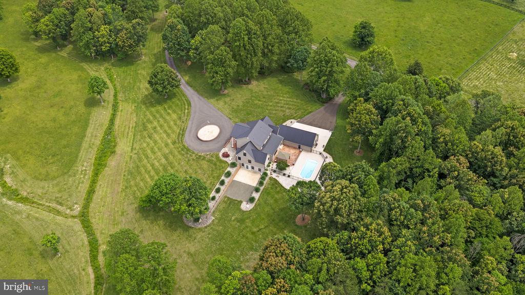 12048 BRISTERSBURG RD, MIDLAND, Virginia 22728, 4 Bedrooms Bedrooms, ,4 BathroomsBathrooms,Residential,14,12048 BRISTERSBURG RD,VAFQ2021736 MLS # VAFQ2021736