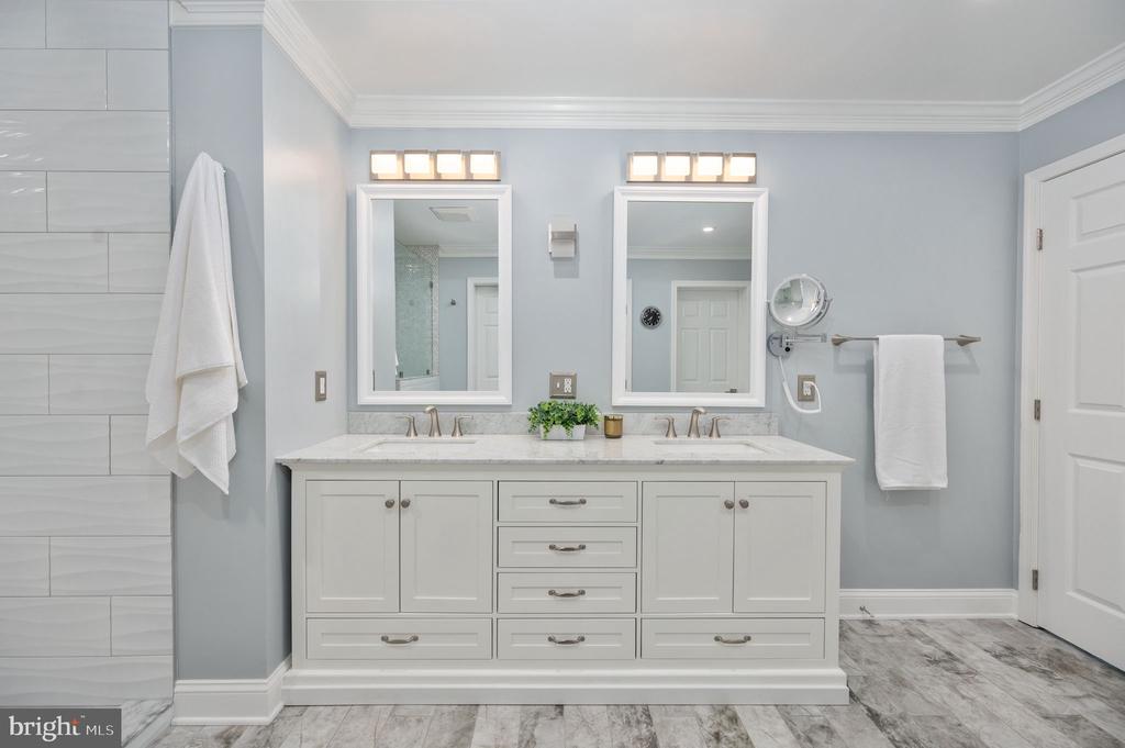 12048 BRISTERSBURG RD, MIDLAND, Virginia 22728, 4 Bedrooms Bedrooms, ,4 BathroomsBathrooms,Residential,14,12048 BRISTERSBURG RD,VAFQ2021736 MLS # VAFQ2021736