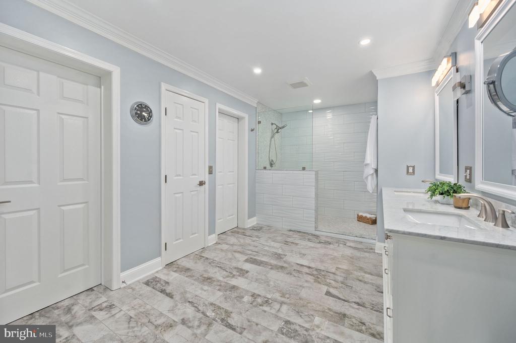 12048 BRISTERSBURG RD, MIDLAND, Virginia 22728, 4 Bedrooms Bedrooms, ,4 BathroomsBathrooms,Residential,14,12048 BRISTERSBURG RD,VAFQ2021736 MLS # VAFQ2021736