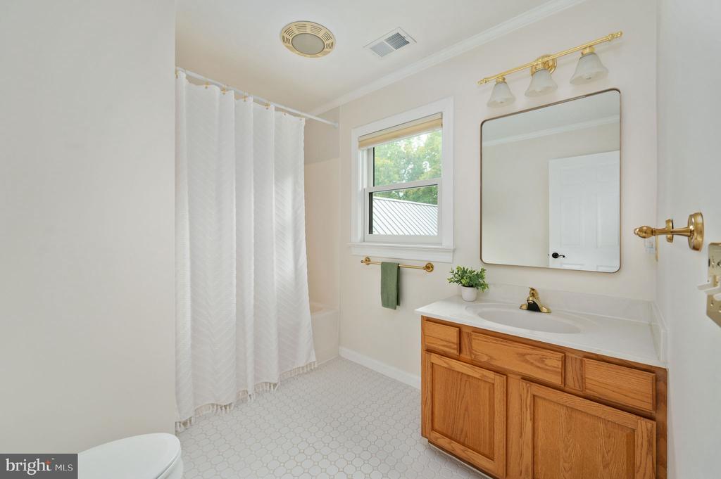 12048 BRISTERSBURG RD, MIDLAND, Virginia 22728, 4 Bedrooms Bedrooms, ,4 BathroomsBathrooms,Residential,14,12048 BRISTERSBURG RD,VAFQ2021736 MLS # VAFQ2021736