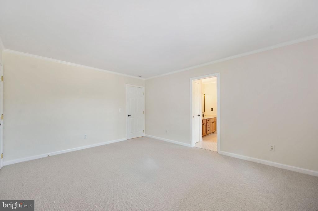 12048 BRISTERSBURG RD, MIDLAND, Virginia 22728, 4 Bedrooms Bedrooms, ,4 BathroomsBathrooms,Residential,14,12048 BRISTERSBURG RD,VAFQ2021736 MLS # VAFQ2021736