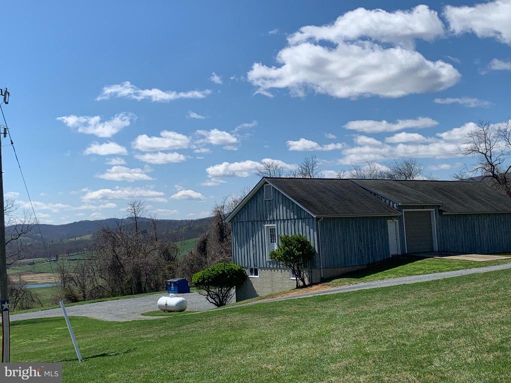 10436 JOHN S MOSBY HWY, PARIS, Virginia 20130, 3 Bedrooms Bedrooms, ,2 BathroomsBathrooms,Residential,14,10436 JOHN S MOSBY HWY,VAFQ2022300 MLS # VAFQ2022300 10436 JOHN S MOSBY HWY, PARIS, Virginia 20130, 3 Bedrooms Bedrooms, ,2 BathroomsBathrooms,Residential,14,10436 JOHN S MOSBY HWY,VAFQ2022300 MLS # VAFQ2022300