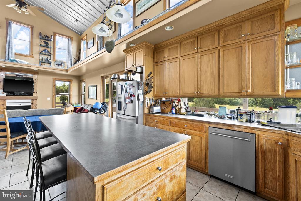 12501 W CATHARPIN RD, SPOTSYLVANIA, Virginia 22551, 4 Bedrooms Bedrooms, ,3 BathroomsBathrooms,Residential,14,12501 W CATHARPIN RD,VASP2042994 MLS # VASP2042994