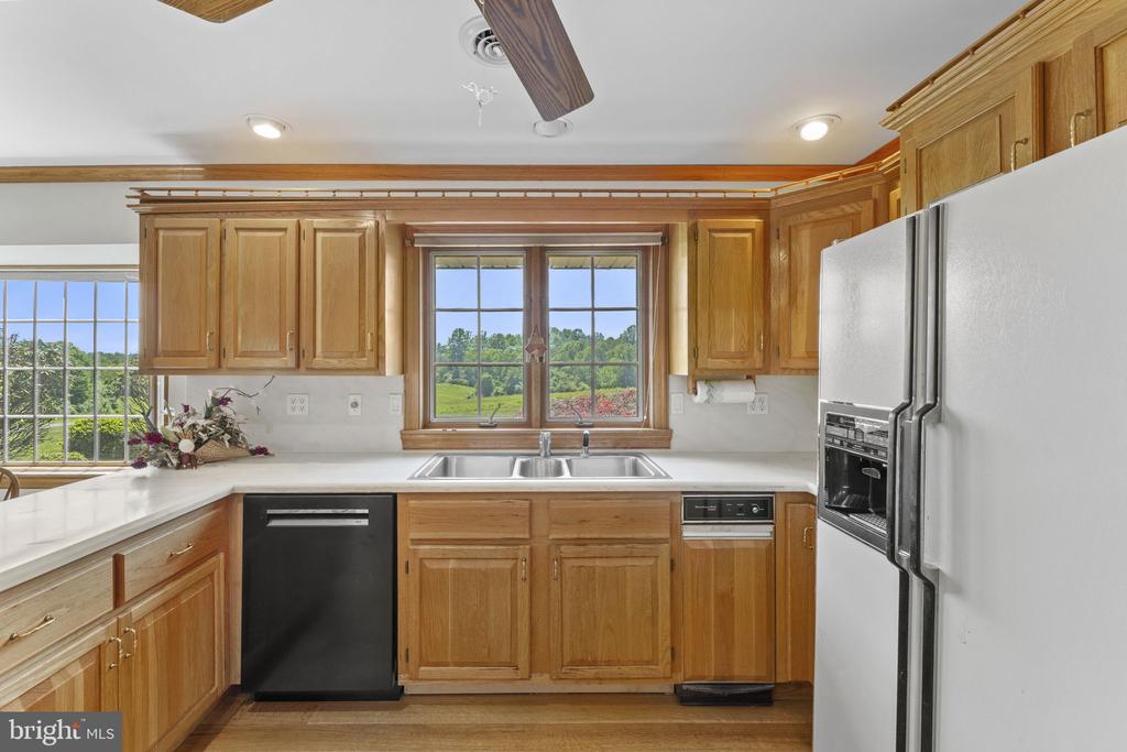 176 ROCK MILLS RD, CASTLETON, Virginia 22716, 4 Bedrooms Bedrooms, ,2 BathroomsBathrooms,Residential,14,176 ROCK MILLS RD,VARP2002676 MLS # VARP2002676