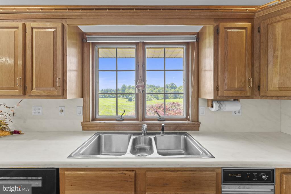 176 ROCK MILLS RD, CASTLETON, Virginia 22716, 4 Bedrooms Bedrooms, ,2 BathroomsBathrooms,Residential,14,176 ROCK MILLS RD,VARP2002676 MLS # VARP2002676