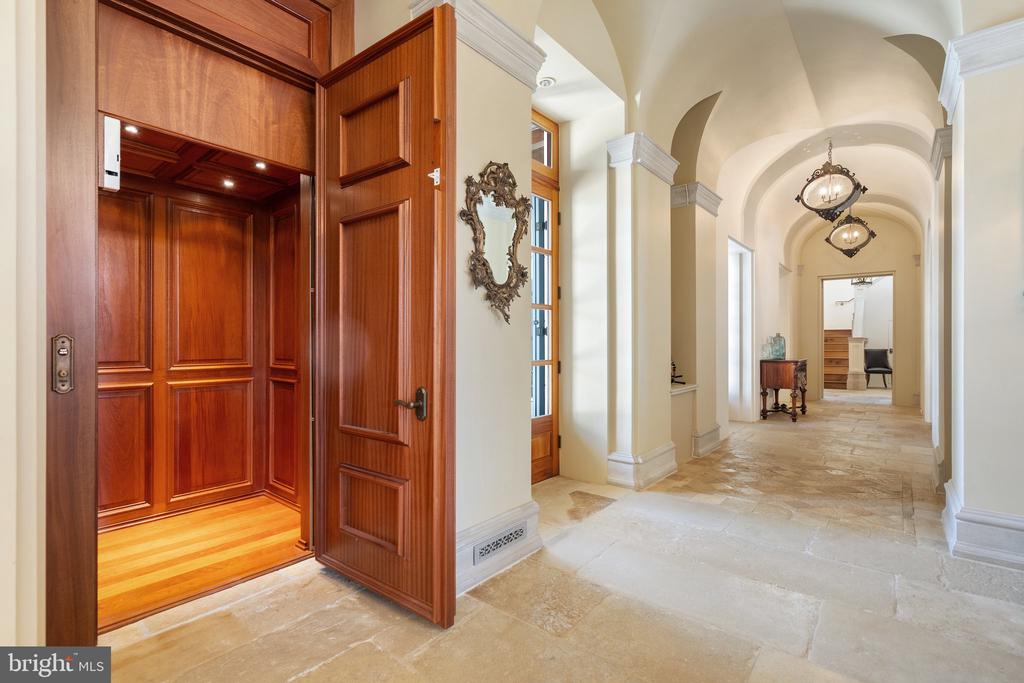 2547 HALFWAY RD, THE PLAINS, Virginia 20198, 5 Bedrooms Bedrooms, ,5 BathroomsBathrooms,Residential,14,2547 HALFWAY RD,VAFQ2021476 MLS # VAFQ2021476