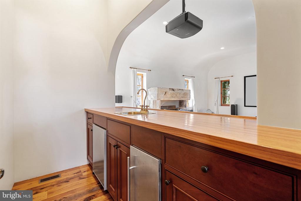 2547 HALFWAY RD, THE PLAINS, Virginia 20198, 5 Bedrooms Bedrooms, ,5 BathroomsBathrooms,Residential,14,2547 HALFWAY RD,VAFQ2021476 MLS # VAFQ2021476