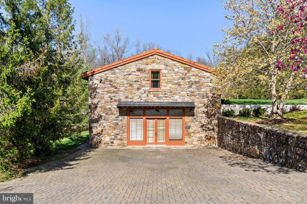 2547 HALFWAY RD, THE PLAINS, Virginia 20198, 5 Bedrooms Bedrooms, ,5 BathroomsBathrooms,Residential,14,2547 HALFWAY RD,VAFQ2021476 MLS # VAFQ2021476