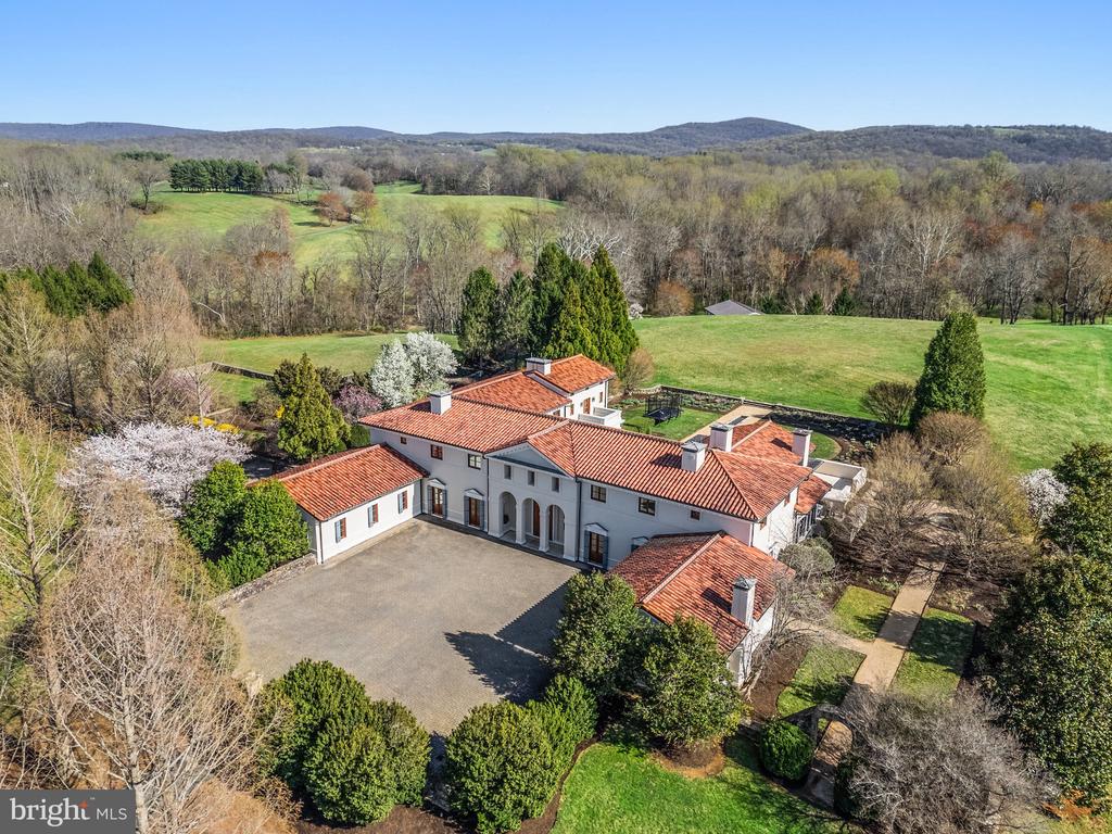 2547 HALFWAY RD, THE PLAINS, Virginia 20198, 5 Bedrooms Bedrooms, ,5 BathroomsBathrooms,Residential,14,2547 HALFWAY RD,VAFQ2021476 MLS # VAFQ2021476