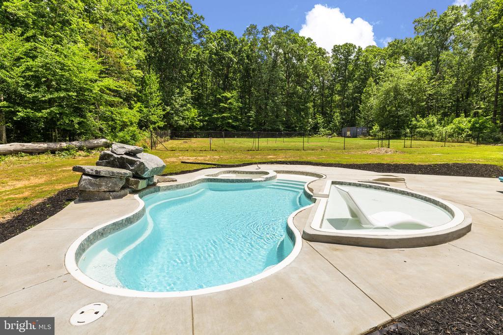 1271 APPLE GROVE RD, MINERAL, Virginia 23117, 5 Bedrooms Bedrooms, ,3 BathroomsBathrooms,Residential,14,1271 APPLE GROVE RD,VALA2010080 MLS # VALA2010080 1271 APPLE GROVE RD, MINERAL, Virginia 23117, 5 Bedrooms Bedrooms, ,3 BathroomsBathrooms,Residential,14,1271 APPLE GROVE RD,VALA2010080 MLS # VALA2010080