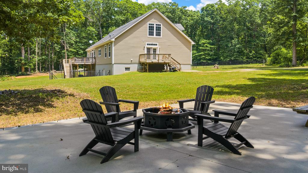 1271 APPLE GROVE RD, MINERAL, Virginia 23117, 5 Bedrooms Bedrooms, ,3 BathroomsBathrooms,Residential,14,1271 APPLE GROVE RD,VALA2010080 MLS # VALA2010080 1271 APPLE GROVE RD, MINERAL, Virginia 23117, 5 Bedrooms Bedrooms, ,3 BathroomsBathrooms,Residential,14,1271 APPLE GROVE RD,VALA2010080 MLS # VALA2010080