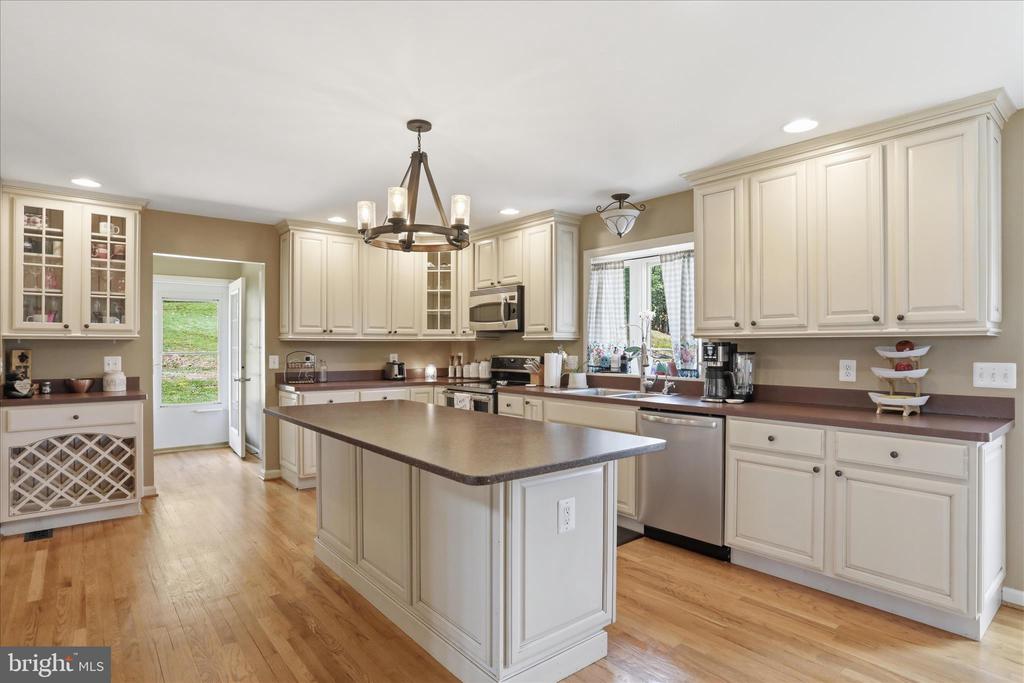 59 HARRY SETTLE RD, CASTLETON, Virginia 22716, 4 Bedrooms Bedrooms, ,2 BathroomsBathrooms,Residential,14,59 HARRY SETTLE RD,VARP2002682 MLS # VARP2002682