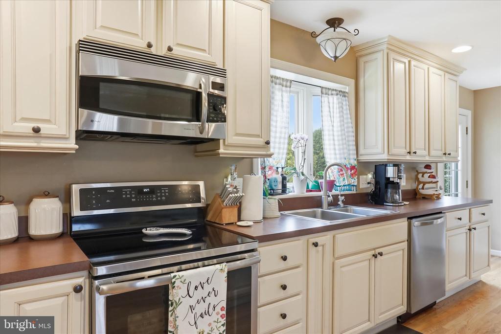 59 HARRY SETTLE RD, CASTLETON, Virginia 22716, 4 Bedrooms Bedrooms, ,2 BathroomsBathrooms,Residential,14,59 HARRY SETTLE RD,VARP2002682 MLS # VARP2002682