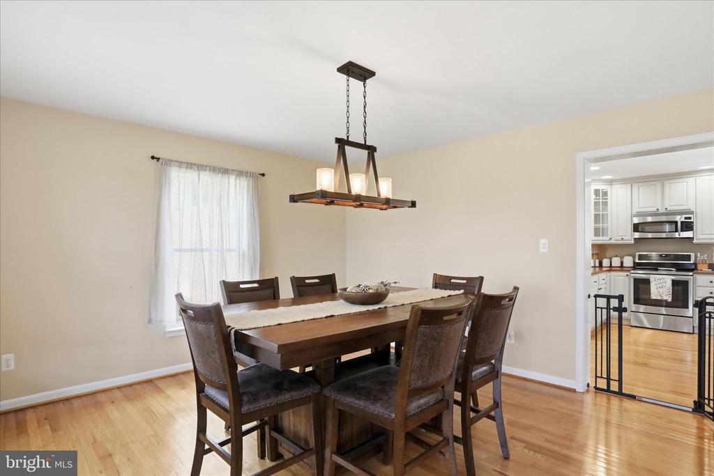 59 HARRY SETTLE RD, CASTLETON, Virginia 22716, 4 Bedrooms Bedrooms, ,2 BathroomsBathrooms,Residential,14,59 HARRY SETTLE RD,VARP2002682 MLS # VARP2002682