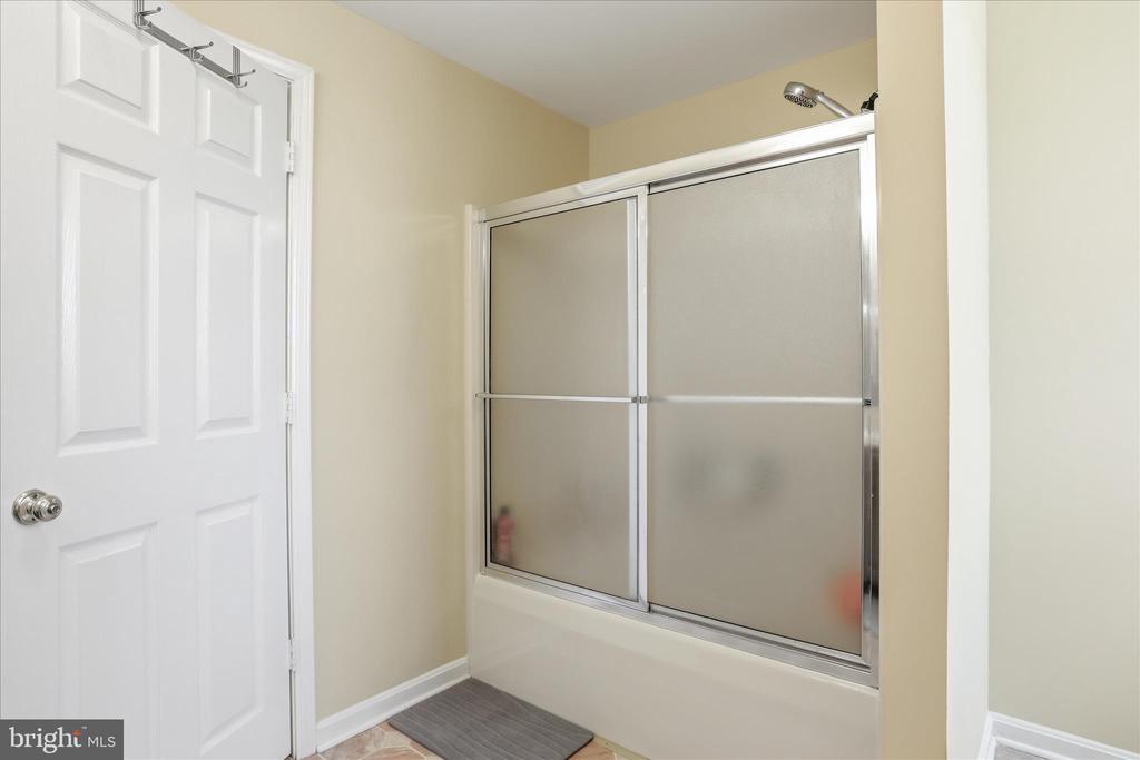 59 HARRY SETTLE RD, CASTLETON, Virginia 22716, 4 Bedrooms Bedrooms, ,2 BathroomsBathrooms,Residential,14,59 HARRY SETTLE RD,VARP2002682 MLS # VARP2002682