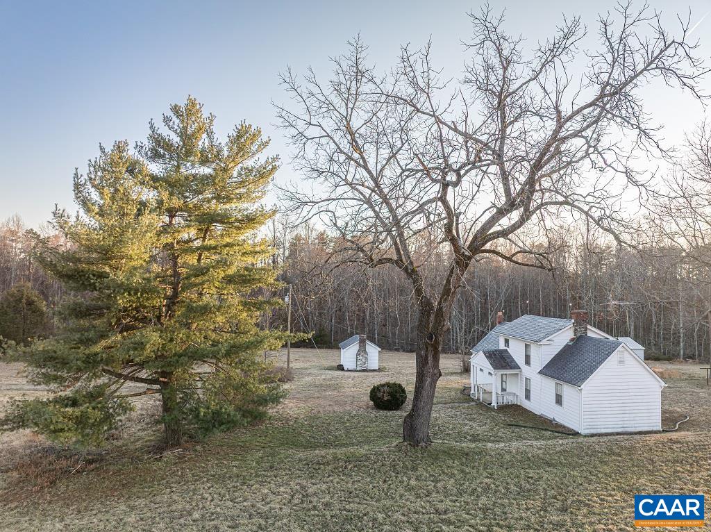 25805 N JAMES MADISON HWY, NEW CANTON, Virginia 23123, 3 Bedrooms Bedrooms, ,1 BathroomBathrooms,Residential,14,25805 N JAMES MADISON HWY,675053 MLS # 675053