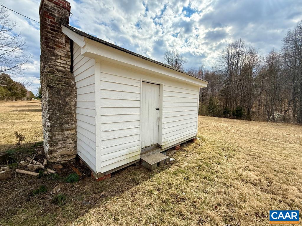25805 N JAMES MADISON HWY, NEW CANTON, Virginia 23123, 3 Bedrooms Bedrooms, ,1 BathroomBathrooms,Residential,14,25805 N JAMES MADISON HWY,675053 MLS # 675053