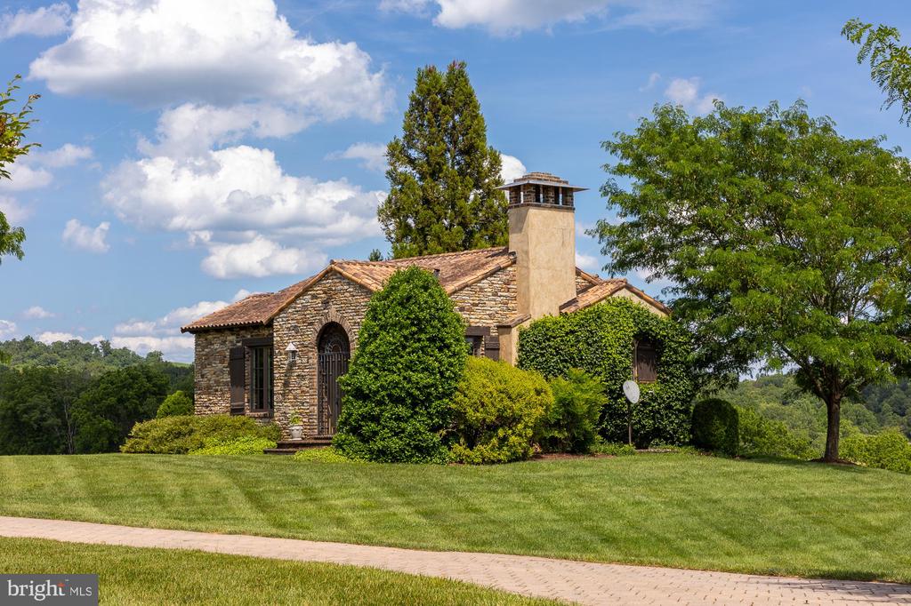 2525 GIBSON CT, DELAPLANE, Virginia 20144, 4 Bedrooms Bedrooms, ,3 BathroomsBathrooms,Residential,14,2525 GIBSON CT,VAFQ2022392 MLS # VAFQ2022392