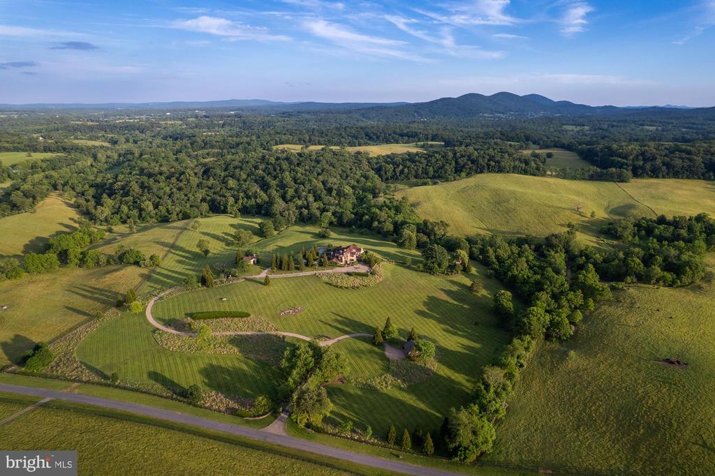 2525 GIBSON CT, DELAPLANE, Virginia 20144, 4 Bedrooms Bedrooms, ,3 BathroomsBathrooms,Residential,14,2525 GIBSON CT,VAFQ2022392 MLS # VAFQ2022392