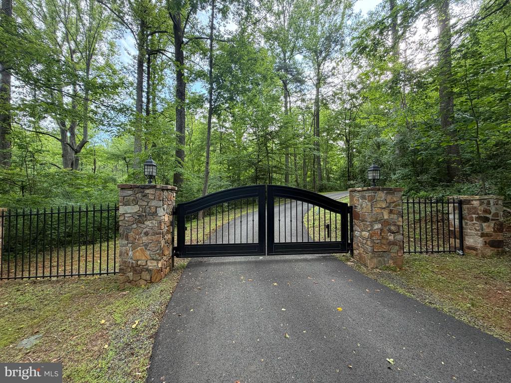 3665 CREELS LN, THE PLAINS, Virginia 20198, 6 Bedrooms Bedrooms, ,6 BathroomsBathrooms,Residential,14,3665 CREELS LN,VAFQ2021256 MLS # VAFQ2021256