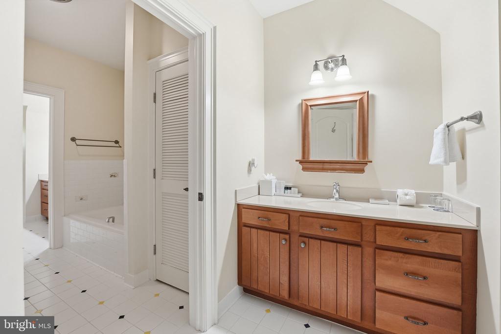 3665 CREELS LN, THE PLAINS, Virginia 20198, 6 Bedrooms Bedrooms, ,6 BathroomsBathrooms,Residential,14,3665 CREELS LN,VAFQ2021256 MLS # VAFQ2021256