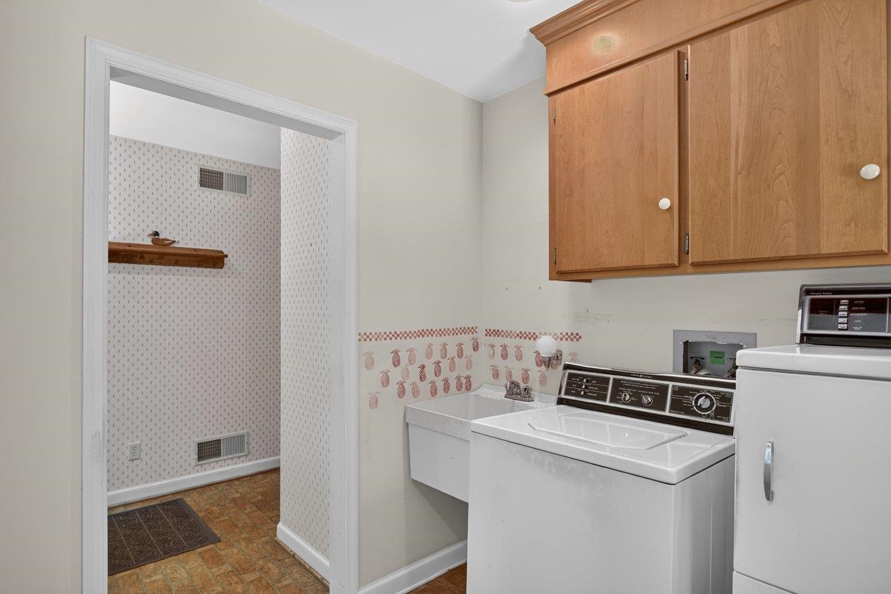 926 TRINITY CHURCH RD, ROCKINGHAM, Virginia 22802, 4 Bedrooms Bedrooms, ,3 BathroomsBathrooms,Residential,14,926 TRINITY CHURCH RD,678725 MLS # 678725