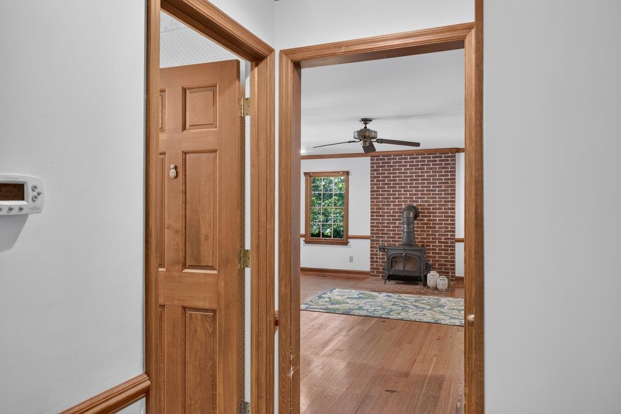 926 TRINITY CHURCH RD, ROCKINGHAM, Virginia 22802, 4 Bedrooms Bedrooms, ,3 BathroomsBathrooms,Residential,14,926 TRINITY CHURCH RD,678725 MLS # 678725