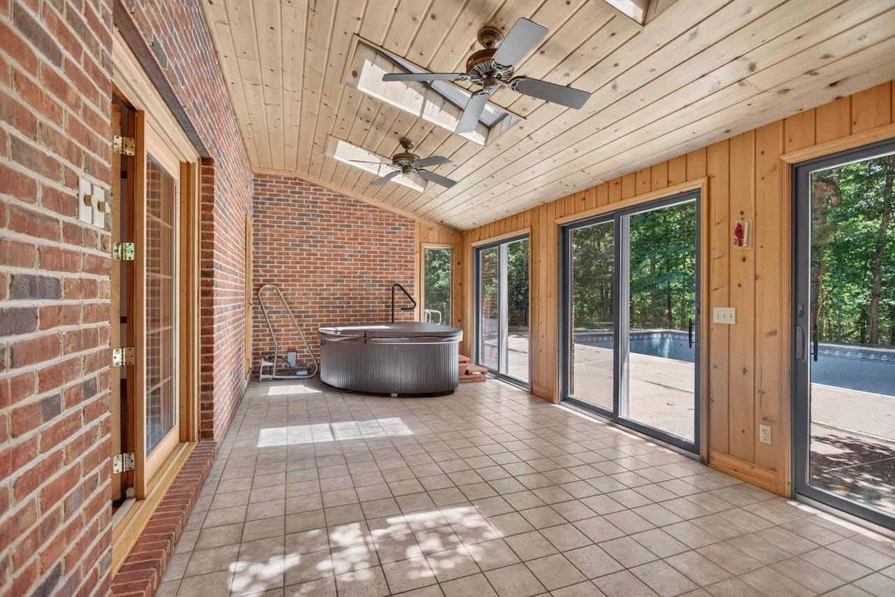 926 TRINITY CHURCH RD, ROCKINGHAM, Virginia 22802, 4 Bedrooms Bedrooms, ,3 BathroomsBathrooms,Residential,14,926 TRINITY CHURCH RD,678725 MLS # 678725
