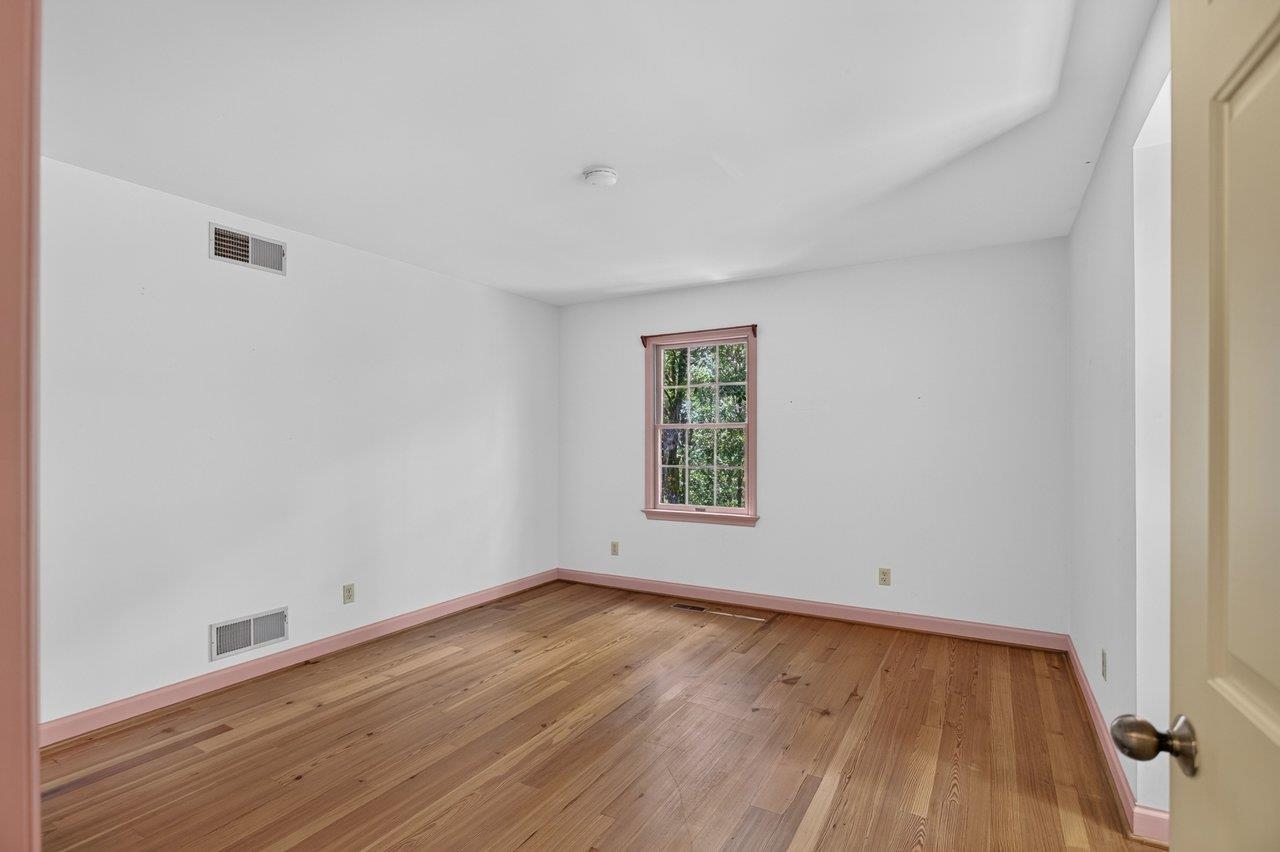 926 TRINITY CHURCH RD, ROCKINGHAM, Virginia 22802, 4 Bedrooms Bedrooms, ,3 BathroomsBathrooms,Residential,14,926 TRINITY CHURCH RD,678725 MLS # 678725