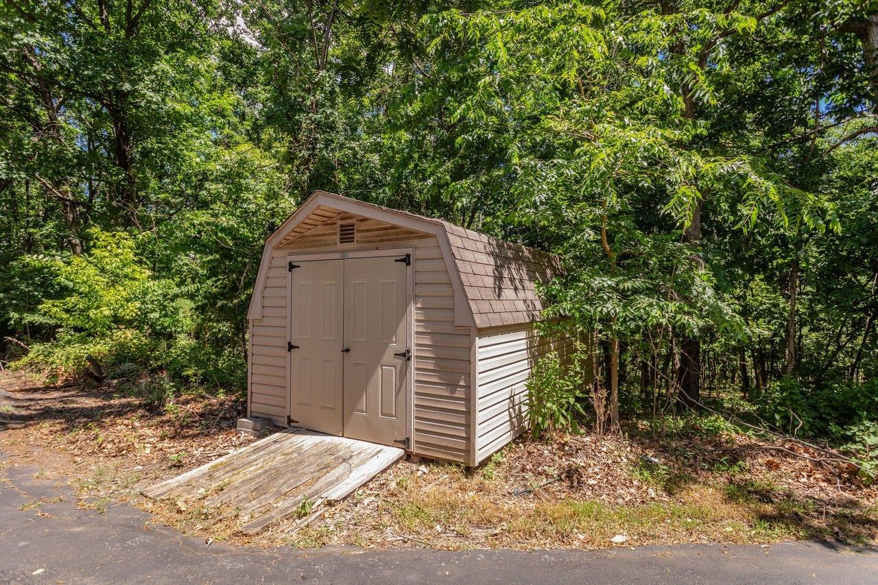 926 TRINITY CHURCH RD, ROCKINGHAM, Virginia 22802, 4 Bedrooms Bedrooms, ,3 BathroomsBathrooms,Residential,14,926 TRINITY CHURCH RD,678725 MLS # 678725