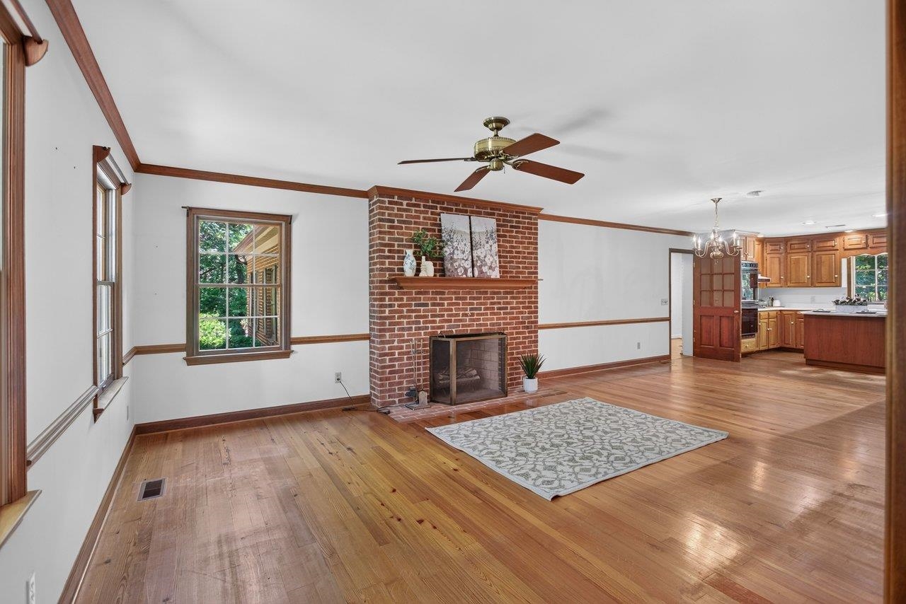 926 TRINITY CHURCH RD, ROCKINGHAM, Virginia 22802, 4 Bedrooms Bedrooms, ,3 BathroomsBathrooms,Residential,14,926 TRINITY CHURCH RD,678725 MLS # 678725