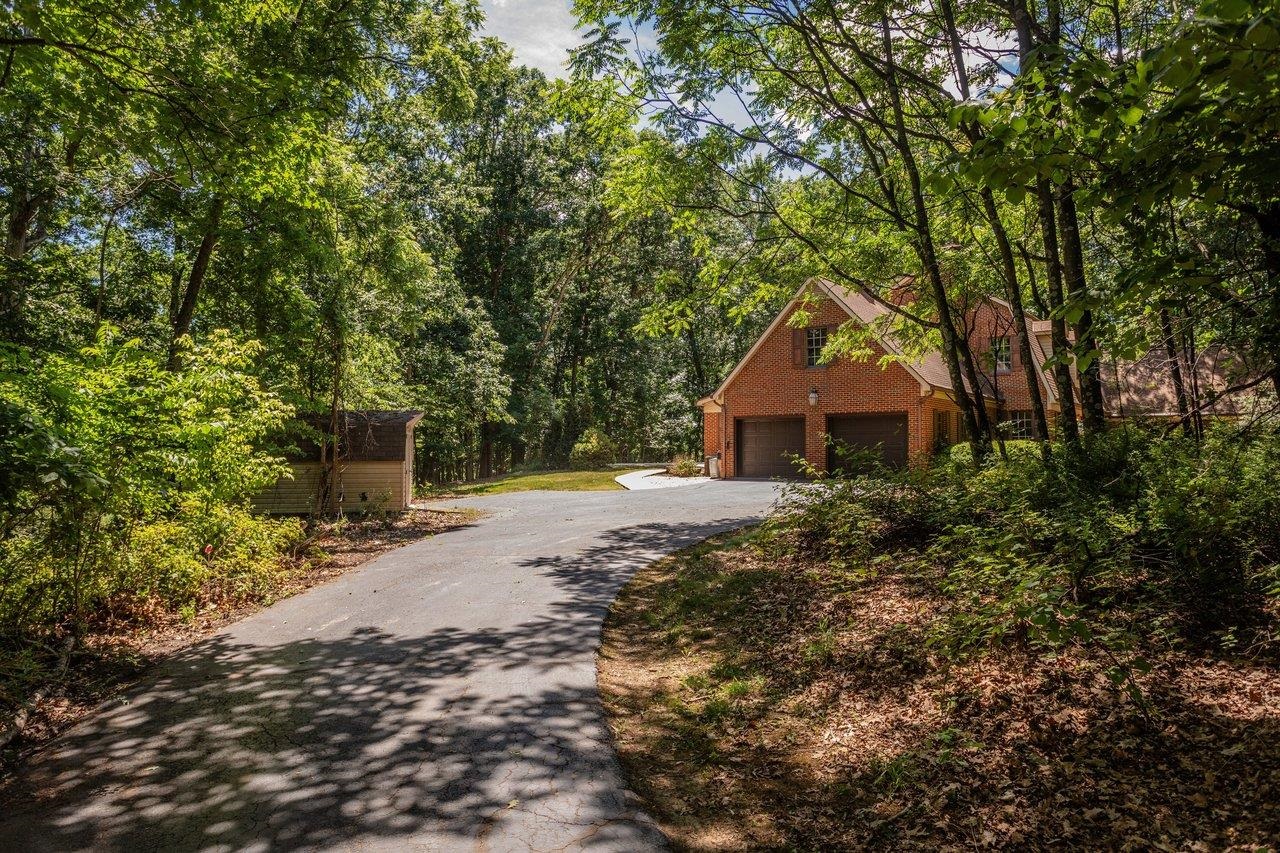 926 TRINITY CHURCH RD, ROCKINGHAM, Virginia 22802, 4 Bedrooms Bedrooms, ,3 BathroomsBathrooms,Residential,14,926 TRINITY CHURCH RD,678725 MLS # 678725