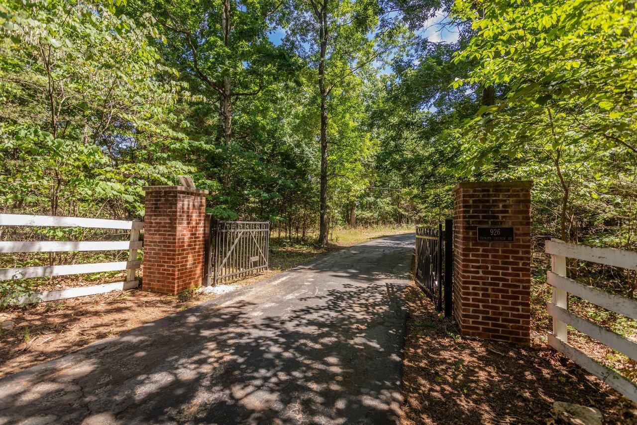 926 TRINITY CHURCH RD, ROCKINGHAM, Virginia 22802, 4 Bedrooms Bedrooms, ,3 BathroomsBathrooms,Residential,14,926 TRINITY CHURCH RD,678725 MLS # 678725