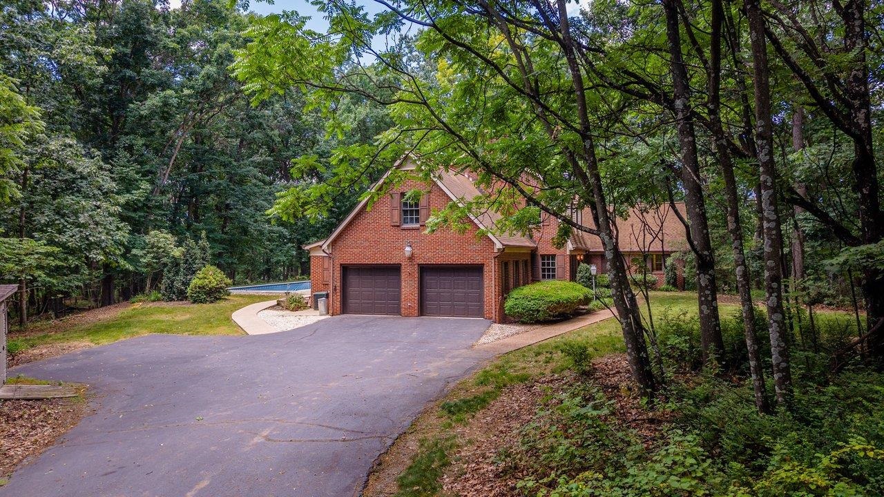 926 TRINITY CHURCH RD, ROCKINGHAM, Virginia 22802, 4 Bedrooms Bedrooms, ,3 BathroomsBathrooms,Residential,14,926 TRINITY CHURCH RD,678725 MLS # 678725