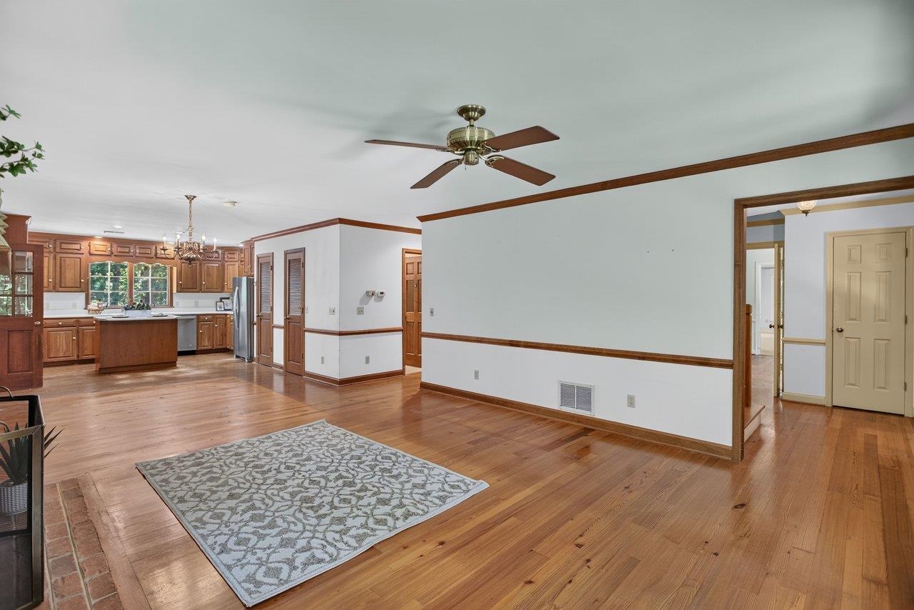926 TRINITY CHURCH RD, ROCKINGHAM, Virginia 22802, 4 Bedrooms Bedrooms, ,3 BathroomsBathrooms,Residential,14,926 TRINITY CHURCH RD,678725 MLS # 678725