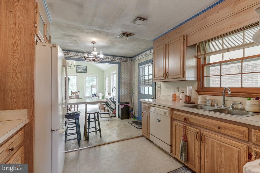 8858 POINDEXTER RD, LOUISA, Virginia 23093, 3 Bedrooms Bedrooms, ,3 BathroomsBathrooms,Residential,14,8858 POINDEXTER RD,VALA2010124 MLS # VALA2010124