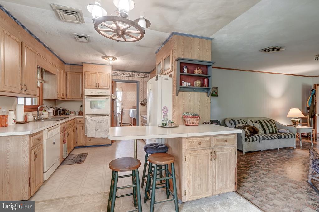 8858 POINDEXTER RD, LOUISA, Virginia 23093, 3 Bedrooms Bedrooms, ,3 BathroomsBathrooms,Residential,14,8858 POINDEXTER RD,VALA2010124 MLS # VALA2010124