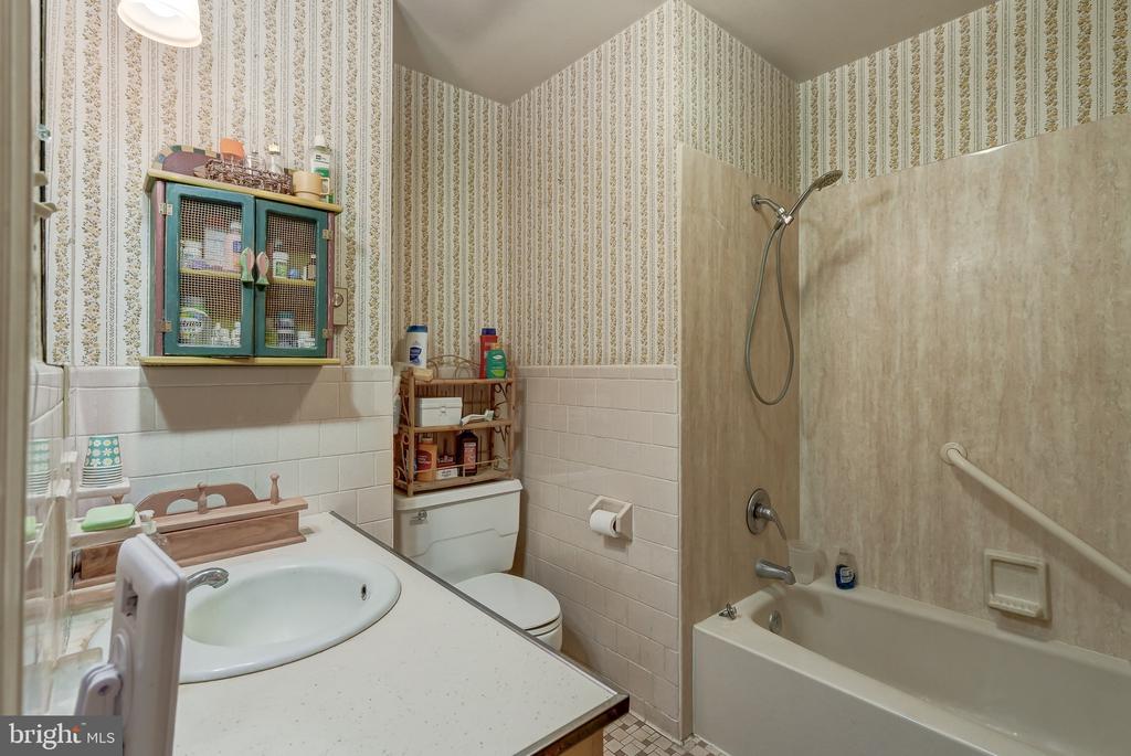 8858 POINDEXTER RD, LOUISA, Virginia 23093, 3 Bedrooms Bedrooms, ,3 BathroomsBathrooms,Residential,14,8858 POINDEXTER RD,VALA2010124 MLS # VALA2010124