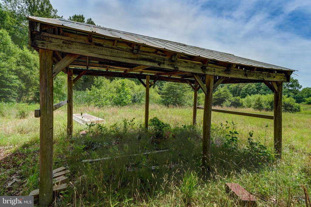 8858 POINDEXTER RD, LOUISA, Virginia 23093, 3 Bedrooms Bedrooms, ,3 BathroomsBathrooms,Residential,14,8858 POINDEXTER RD,VALA2010124 MLS # VALA2010124