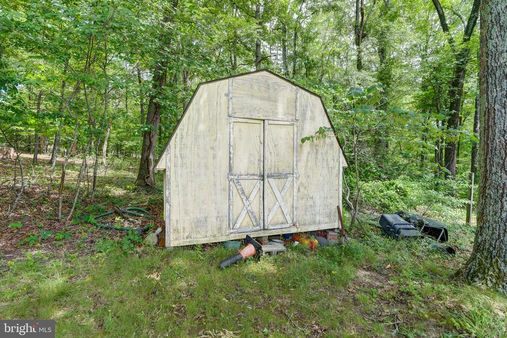 8858 POINDEXTER RD, LOUISA, Virginia 23093, 3 Bedrooms Bedrooms, ,3 BathroomsBathrooms,Residential,14,8858 POINDEXTER RD,VALA2010124 MLS # VALA2010124