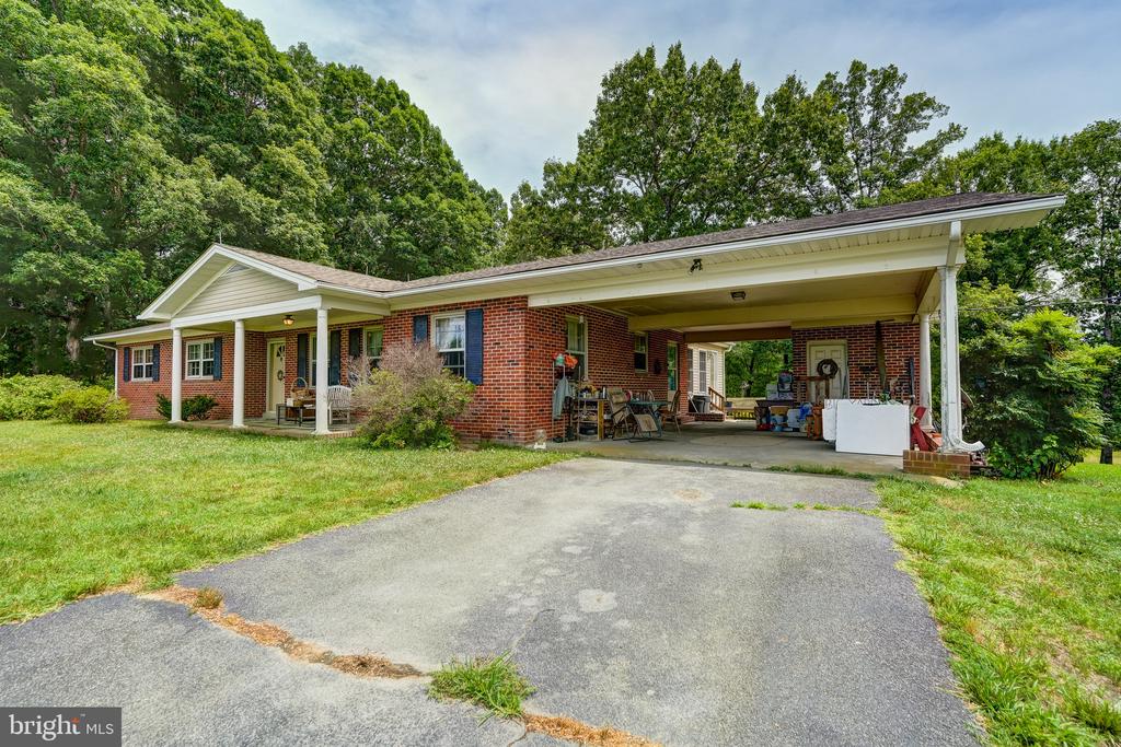 8858 POINDEXTER RD, LOUISA, Virginia 23093, 3 Bedrooms Bedrooms, ,3 BathroomsBathrooms,Residential,14,8858 POINDEXTER RD,VALA2010124 MLS # VALA2010124