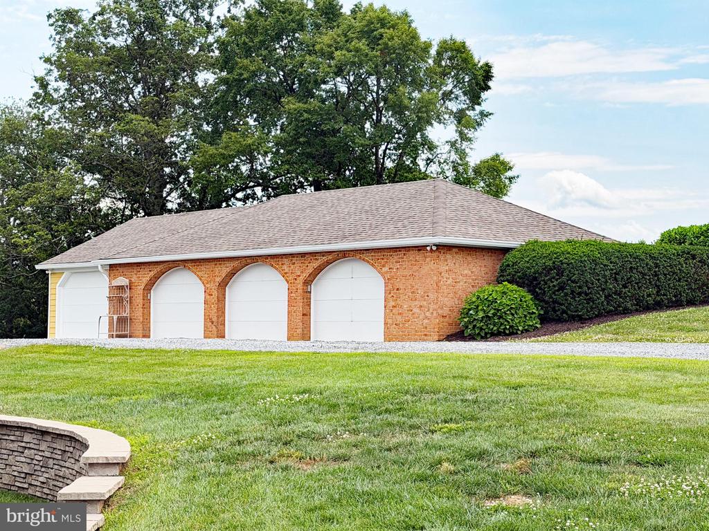 10590 MOUNTAIN SHADOW LN, MARSHALL, Virginia 20115, 4 Bedrooms Bedrooms, ,5 BathroomsBathrooms,Residential,14,10590 MOUNTAIN SHADOW LN,VAFQ2022724 MLS # VAFQ2022724