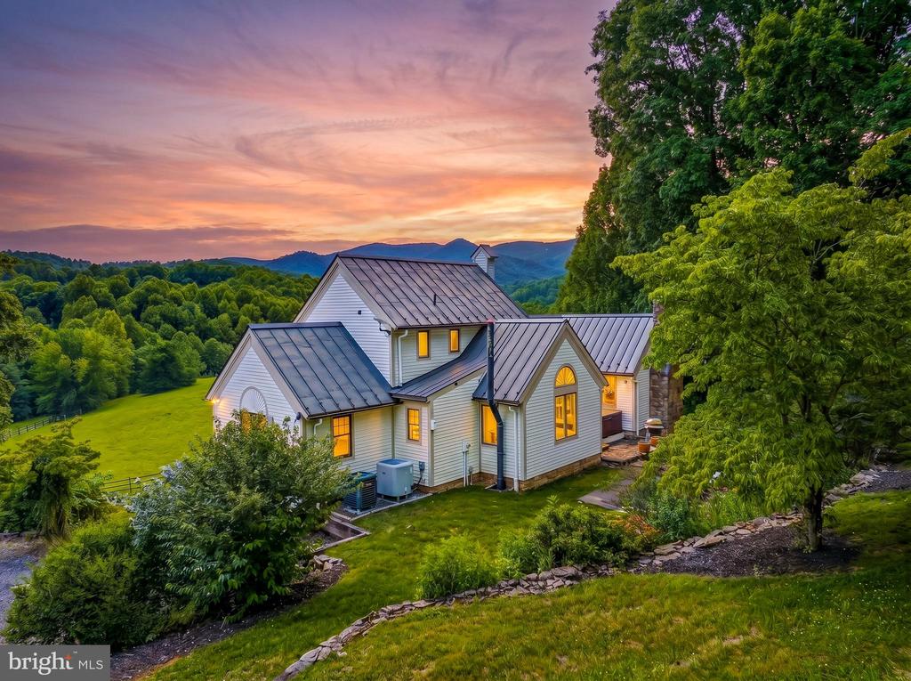 4028 S F T VALLEY RD, ETLAN, Virginia 22719, 5 Bedrooms Bedrooms, ,5 BathroomsBathrooms,Residential,14,4028 S F T VALLEY RD,VAMA2002818 MLS # VAMA2002818