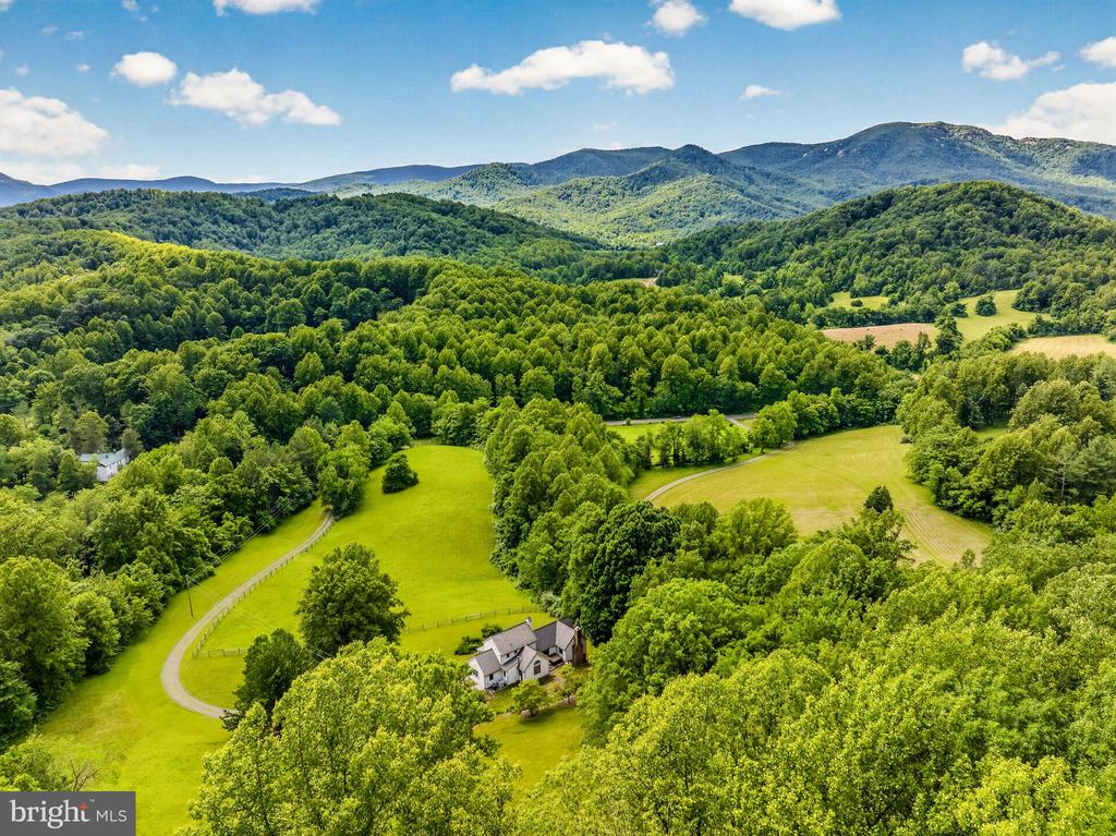 4028 S F T VALLEY RD, ETLAN, Virginia 22719, 5 Bedrooms Bedrooms, ,5 BathroomsBathrooms,Residential,14,4028 S F T VALLEY RD,VAMA2002818 MLS # VAMA2002818