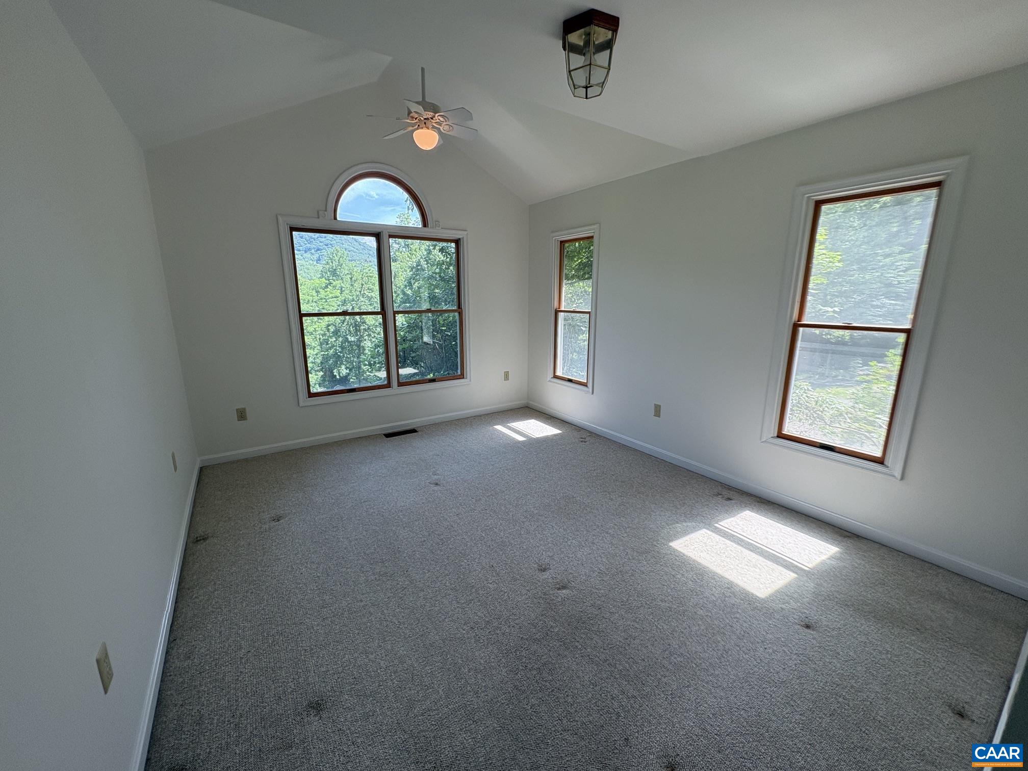 4893 WEAKLEY HOLLOW RD, SYRIA, Virginia 22743, 2 Bedrooms Bedrooms, ,2 BathroomsBathrooms,Residential,14,4893 WEAKLEY HOLLOW RD,679101 MLS # 679101
