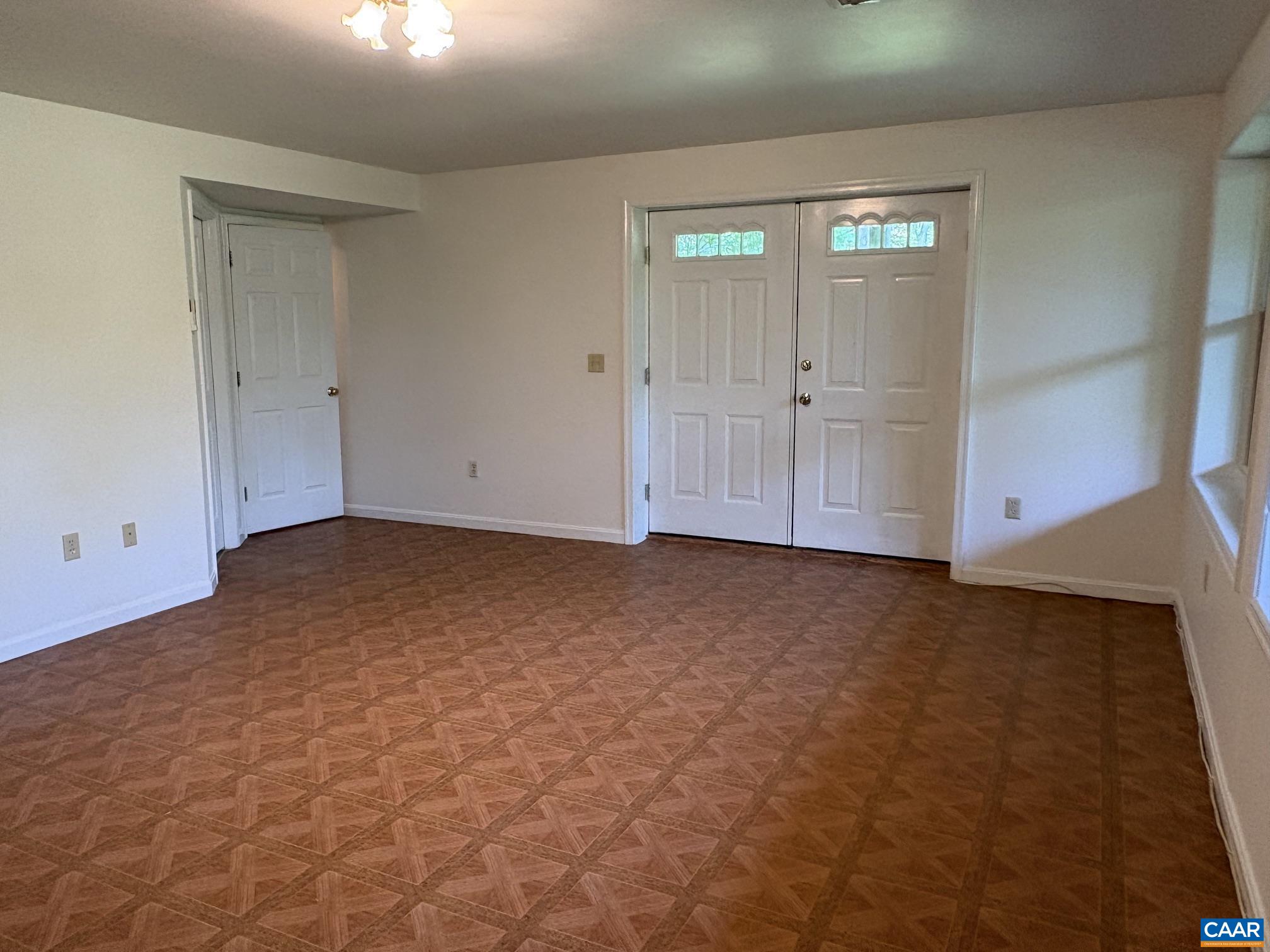 4893 WEAKLEY HOLLOW RD, SYRIA, Virginia 22743, 2 Bedrooms Bedrooms, ,2 BathroomsBathrooms,Residential,14,4893 WEAKLEY HOLLOW RD,679101 MLS # 679101